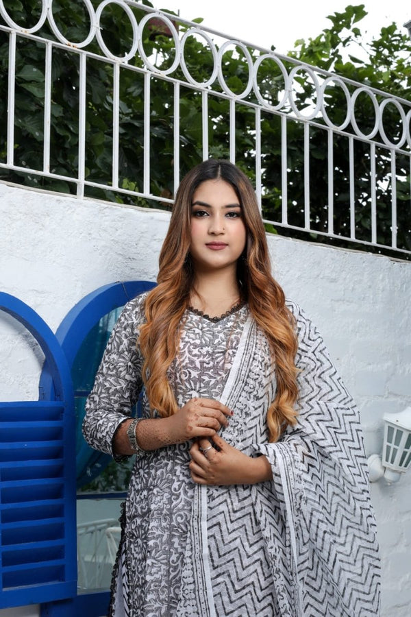 Unstitched 3 pc Kota Doria Cotton Salwar Suits - Leheriya